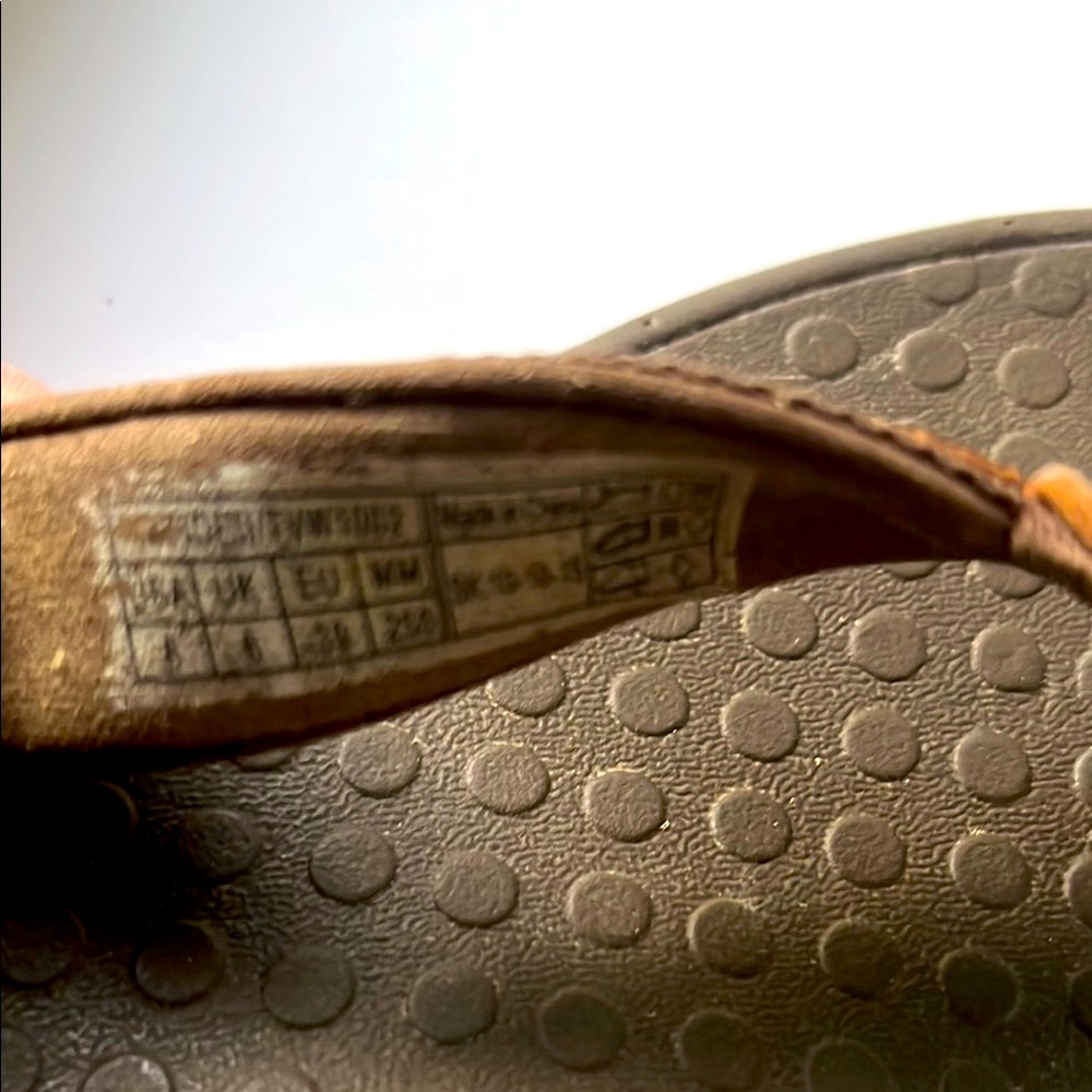 Womens Vionic Tide II Toe Post Bronze Sandals Size 8 - Picture 7 of 7